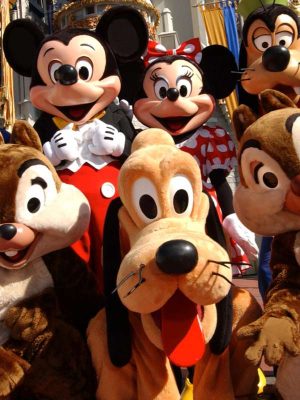 Animation enfant avec organisation anniversaire avec mascotte mickey minnie
